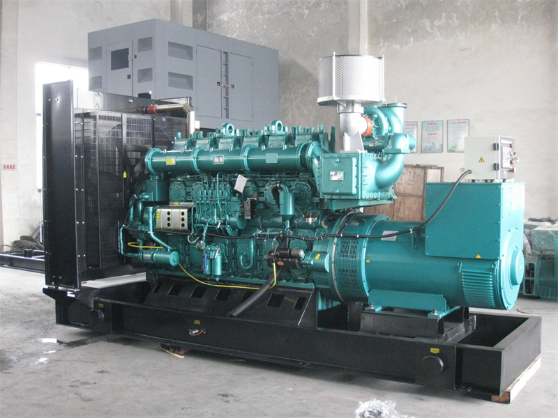 德格200KW 柴油发电机的油耗是多少？
